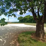 Holiday home Au Petit Bonheur De Lorigne