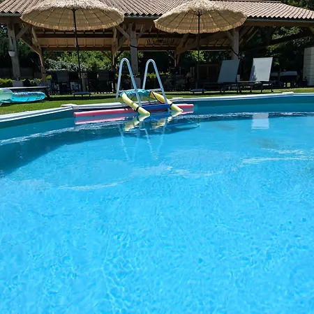 Climatises Classes 4 Etoiles Au Petit Bonheur De